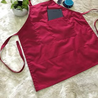 Tạp dề yếm màu đỏ đô