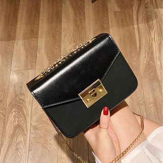 NEW  Túi Nữ Vuông Phối Dây Xích Giá Tốt D145