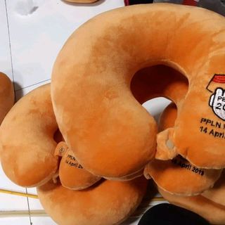 gối ôm cổ
