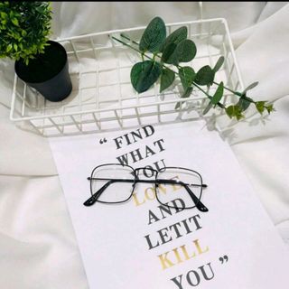 Mắt kính giả cận gọng vuông