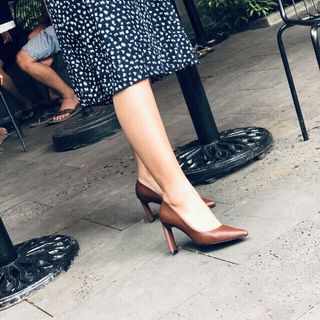 Giày bít cao gót mũi nhọn