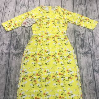 Áo dài truyền thống lụa tơ vàng hoa nhí