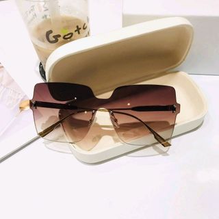 Mắt kính tràn viền thời trang