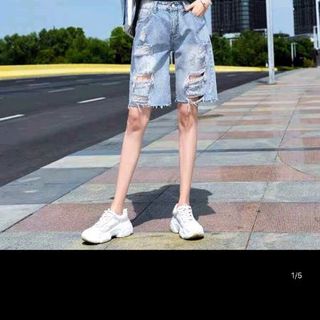 Quần jean ngố rách thời trang