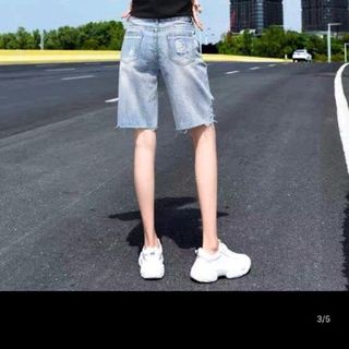 Quần jean ngố rách thời trang