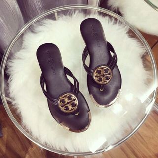 Dép kẹp Torry Burch