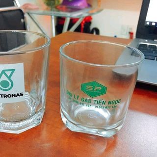 xưởng in logo lên cốc thủy tinh