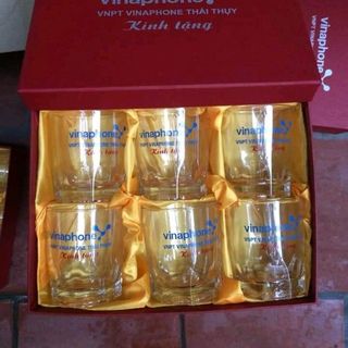 xưởng in logo lên cốc thủy tinh