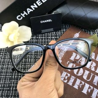 Mắt kính giả cận thời trang