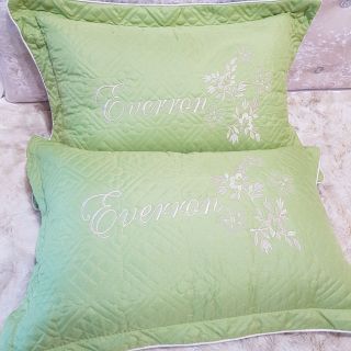 Vỏ gối Everon giá vô cùng hạt dẻ