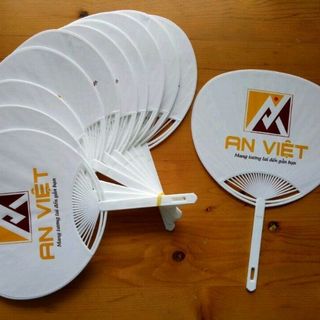 quạt nhựa dán đề can