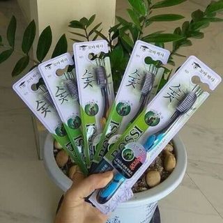 Bàn chải đánh răng than tre hoạt tính