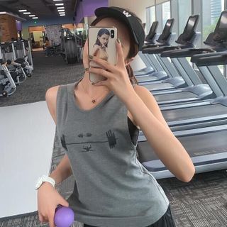 Áo tập tank nón 2019