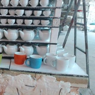 cốc sứ men màu giá sỉ rẻ có in logo