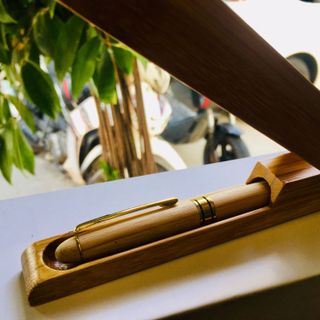 BÚT HỘP BÚT TỪ TRE