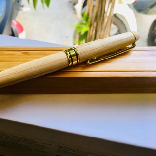 BÚT HỘP BÚT TỪ TRE