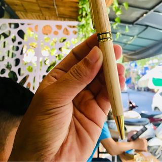 BÚT HỘP BÚT TỪ TRE