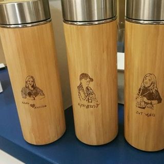 bình giữ nhiệt vỏ tre khắc logo theo yêu cầu