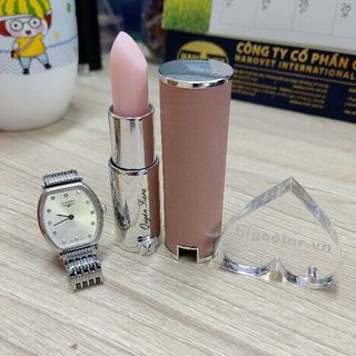 Son dưỡng trị thâm môi Quyên lara