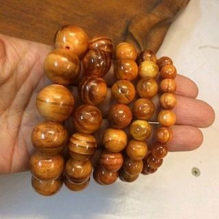 Vòng gỗ huyết rồng