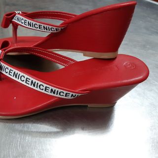 Dép nơ viền chữ