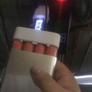Sạc dự phòng 4cell pin