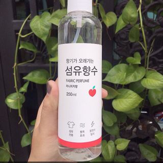 Nước Xịt Thơm Quần Áo Và Body Hàn Quốc Fabric Perfume 250ml
