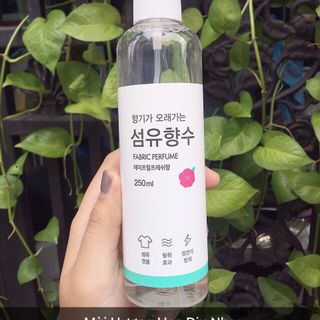 Nước Xịt Thơm Quần Áo Và Body Hàn Quốc Fabric Perfume 250ml