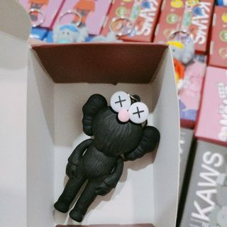 Móc khoá KAWS siêu hot