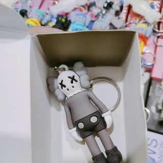 Móc khoá KAWS siêu hot