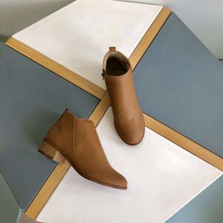 Giày boot cho mùa đông ấm áp