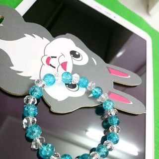 chuỗi đeo tay phong thủy hạt đá tuyết xanh 8li mix pha lê