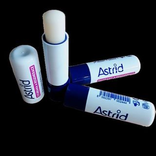 SON MỠ HƯƠU ASTRID