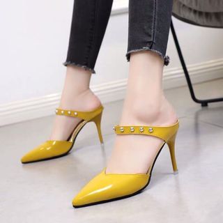 Dép gót nhọn