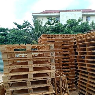 Pallet gỗ 13001100mm giá rẻ