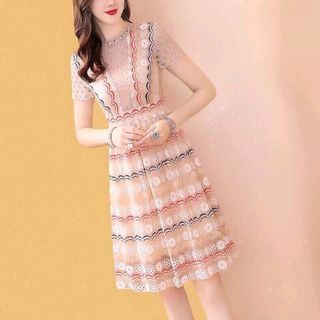 ĐẦM REN THÊU HOẠ TIẾT CỔ KẾT ĐÁ