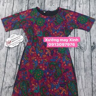 Áo dài cách tân gấm thun nền hồng hoa xanh