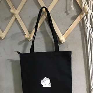 Túi tote Cat đen có khóa kéo