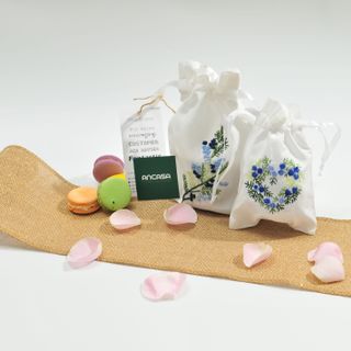 Khăn trải bàn bằng linen vải lanh thêu tay chuẩn Châu Âu