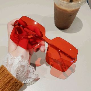 Kính nữ tràn viền sang trọng