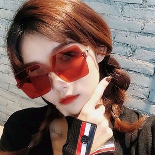 Kính nữ tràn viền sang trọng