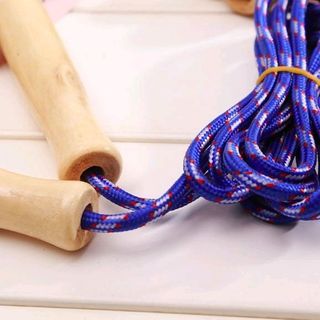 đồ chơi nhảy dây cán gỗ