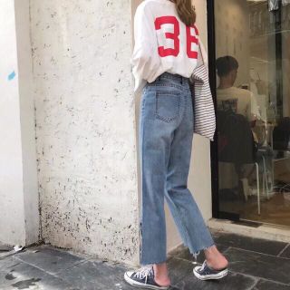 Quần ống rộng rách gôi