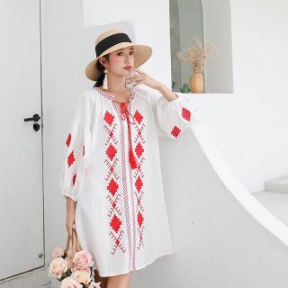 Váy xuông thêu thổi cẩm