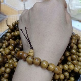 Vòng Tay Gỗ Bách Xanh 10mm