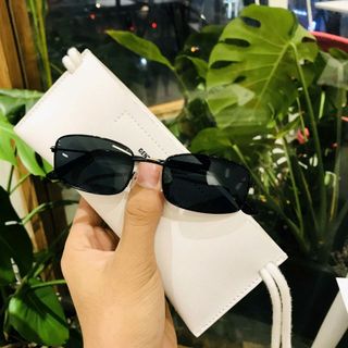Kính hottrend gọng vuông