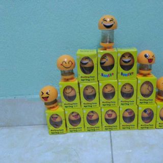 5 mẫu Emoji mặt cảm xúc siêu kute có đèn nháy ảnh thật