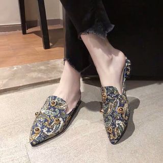 Dép sục