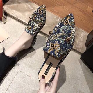 Dép sục