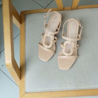 Giày sandal gót trụ 5p thiết kế quai mảnh trẻ trung